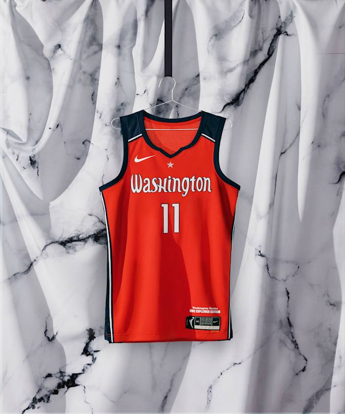NikeNews_SP21_BB_WNBA_NIKE_HER_EDITION_NA_WASHINGTON_EPLORER_HERO_000370_original